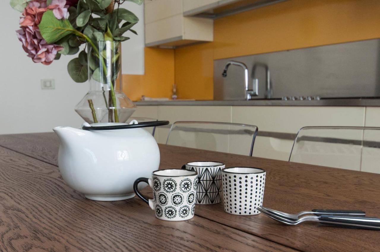 Youhosty - Dei Piatti 3 Apartment Милано Екстериор снимка