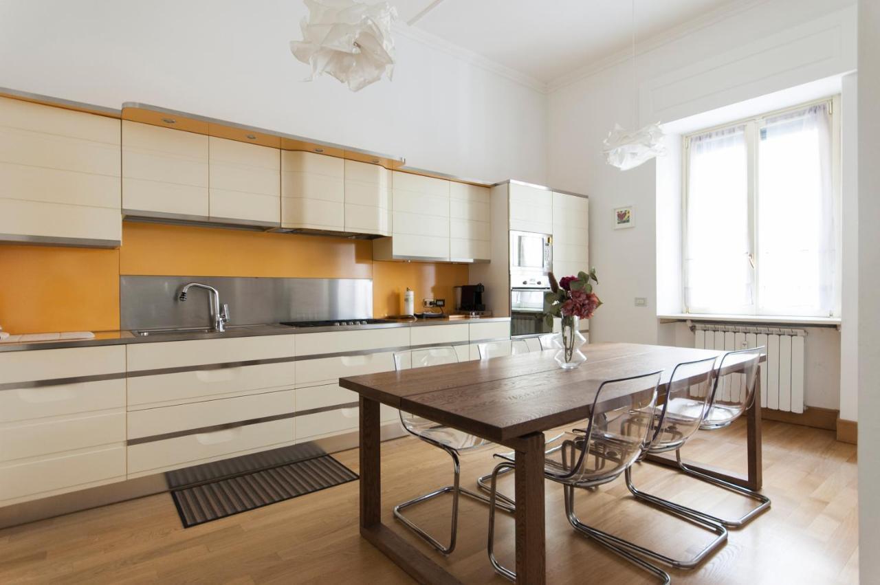 Youhosty - Dei Piatti 3 Apartment Милано Екстериор снимка