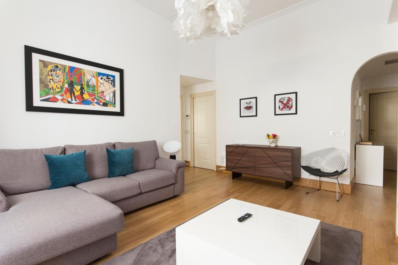 Youhosty - Dei Piatti 3 Apartment Милано Екстериор снимка