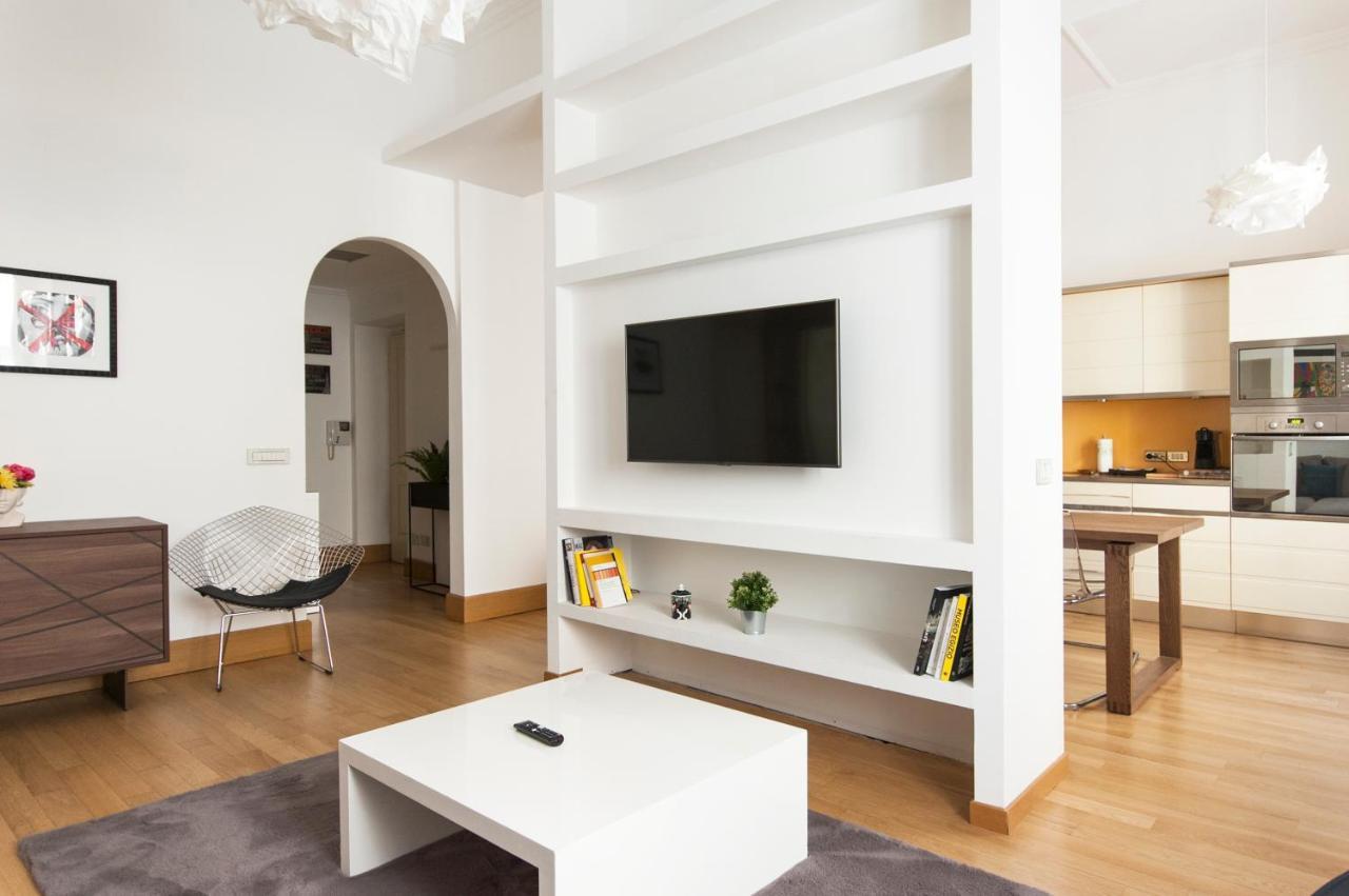 Youhosty - Dei Piatti 3 Apartment Милано Екстериор снимка