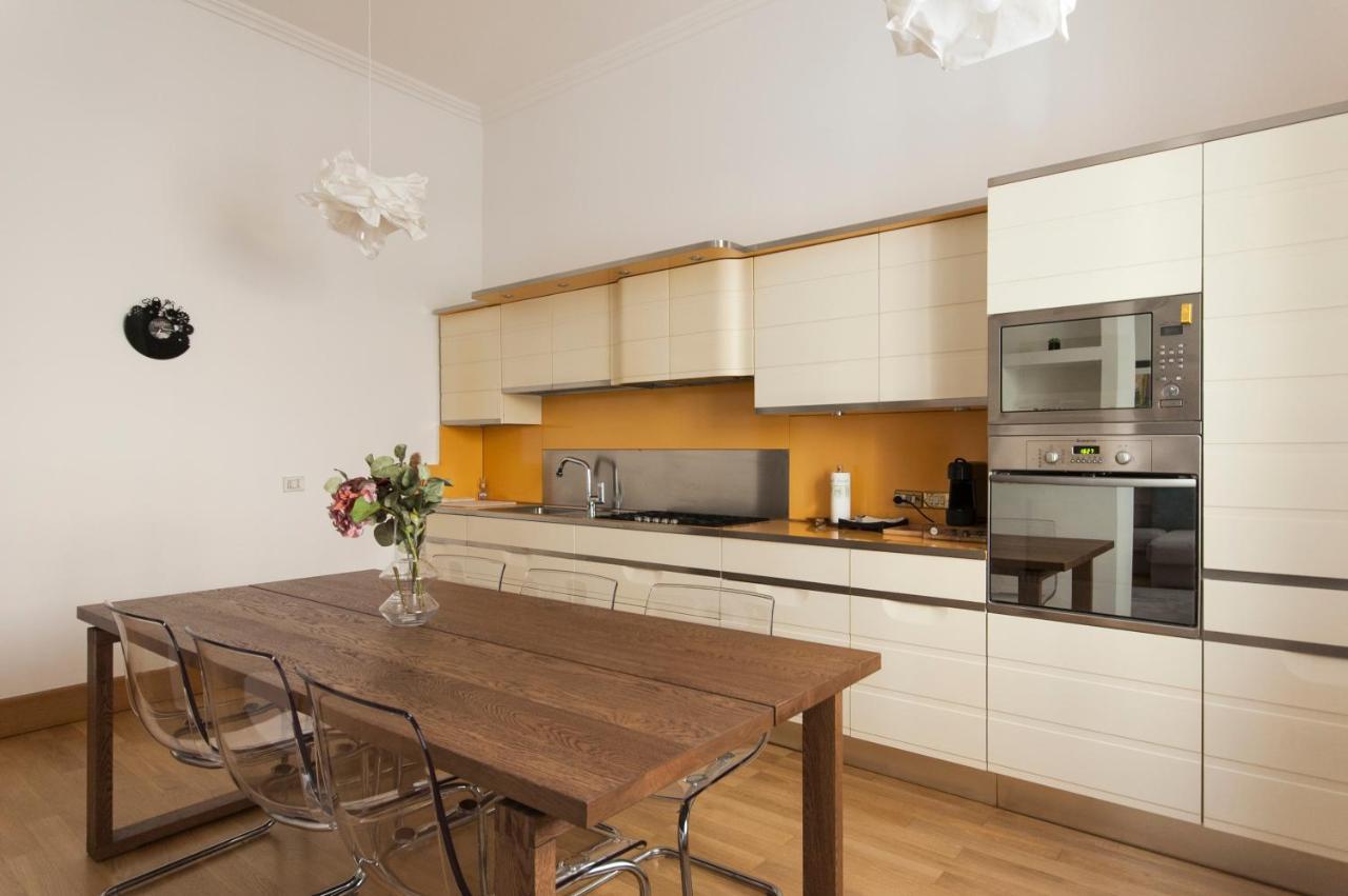 Youhosty - Dei Piatti 3 Apartment Милано Екстериор снимка